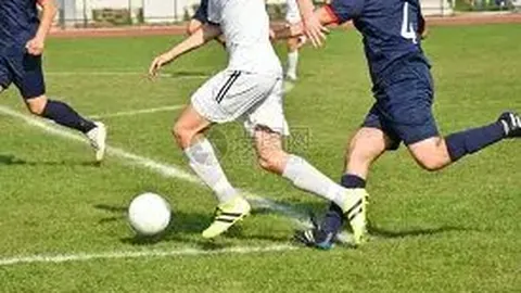 韩球迷热议：孙兴慜遇草坪问题，主场草坪争议再起